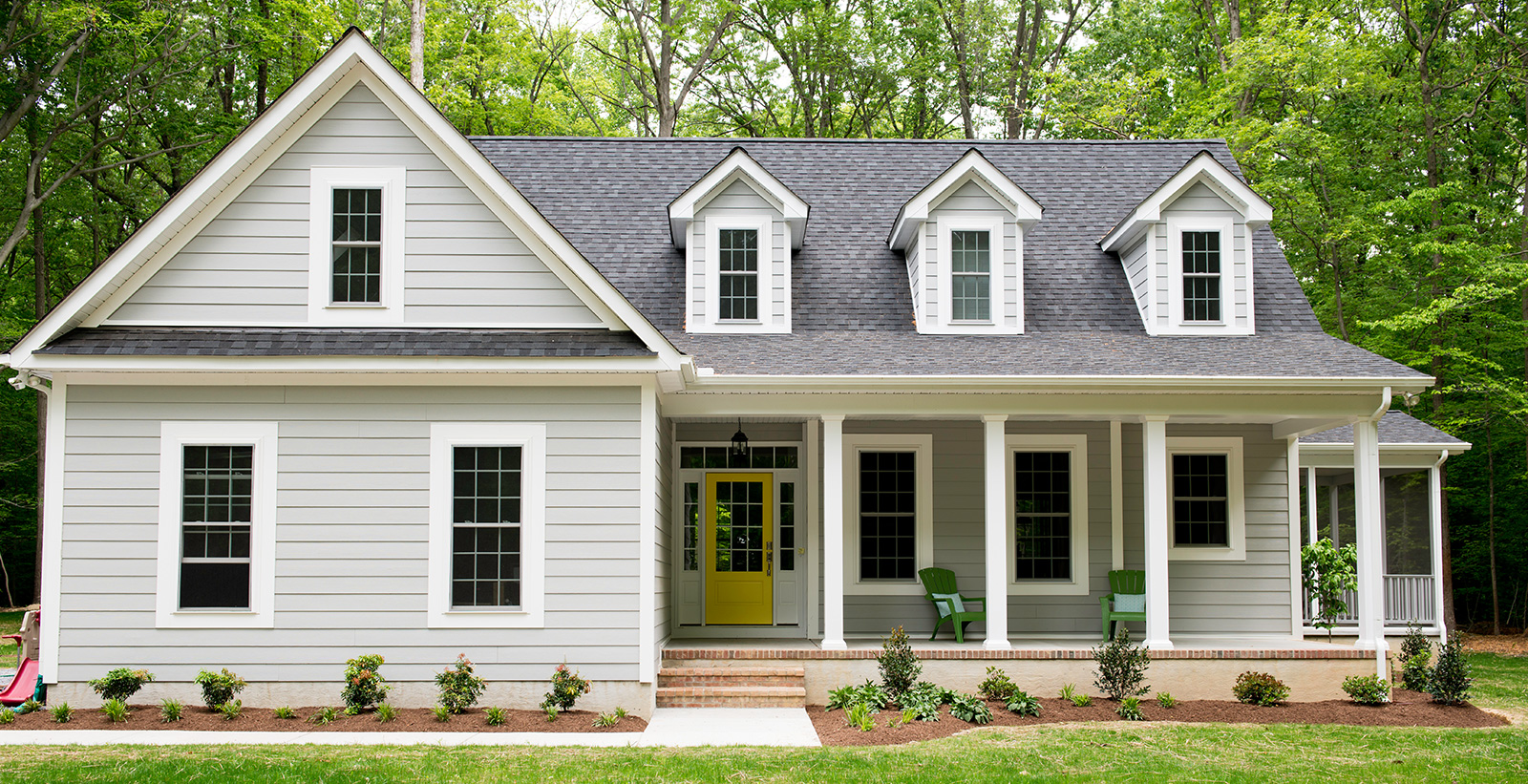 Cottage Charm Exterior Farmhouse Exterior Gallery Behr Canada