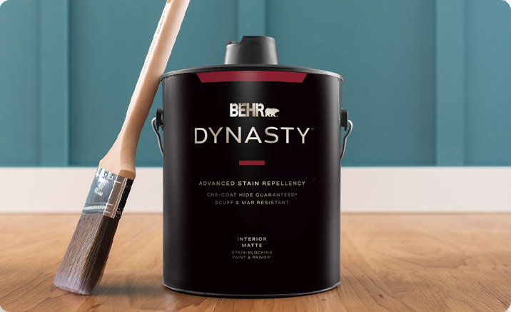 Dynasty Paint Can with brush