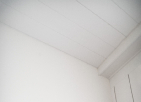 Ceiling corner