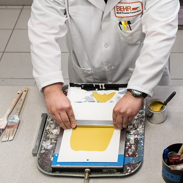 A Behr Lab employee creating a colour drawdown